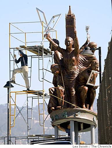 Berkeley Big People sculpture (Mario Savio detail)