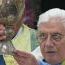 Pope-benedict-xvi-lifts-t-008_1393357625.jpg