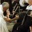Pope-francis-kneels-to-wa-011_1397769044.jpg